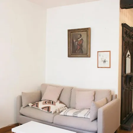 Charming Flat Near Montmartre